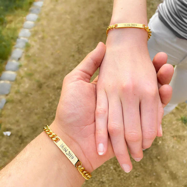 Couples Names Engraving Bracelet Set